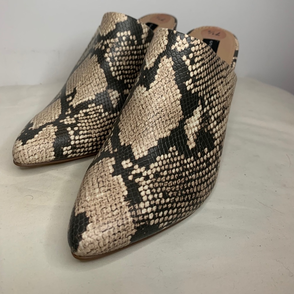 Size 7.5 snakeskin heels never worn